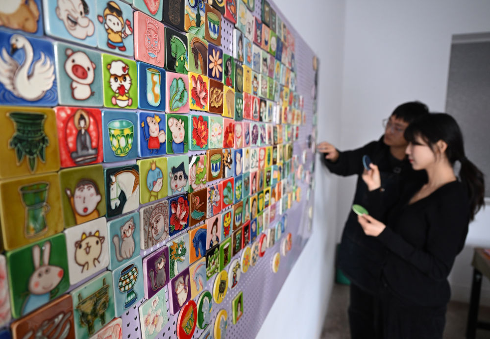 
广州各大医院黄牛代挂号电话票贩子号贩子网上预约挂号,住院检查加快,文化中国行｜非遗焕新力——三彩交融 壁画流彩