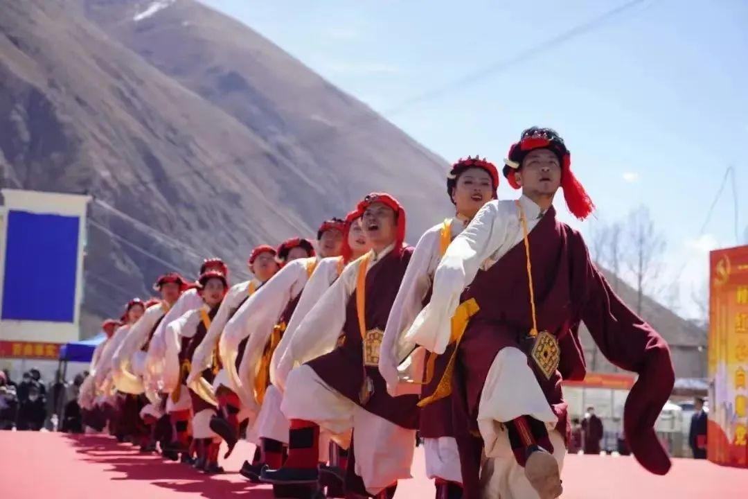 
南京市口腔医院黄牛代挂号电话票贩子号贩子网上预约挂号,住院检查加快,看非遗嘎木卓舞 感受传统文化魅力