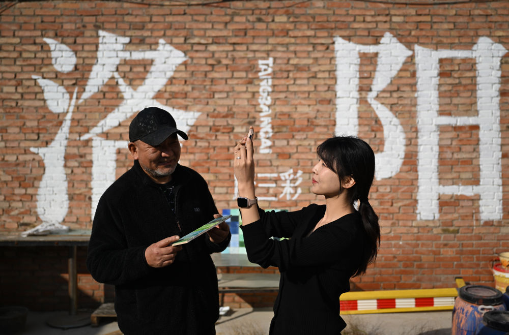 
广州各大医院黄牛代挂号电话票贩子号贩子网上预约挂号,住院检查加快,文化中国行｜非遗焕新力——三彩交融 壁画流彩