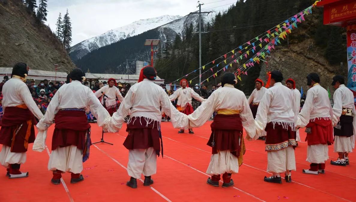 
南京市口腔医院黄牛代挂号电话票贩子号贩子网上预约挂号,住院检查加快,看非遗嘎木卓舞 感受传统文化魅力