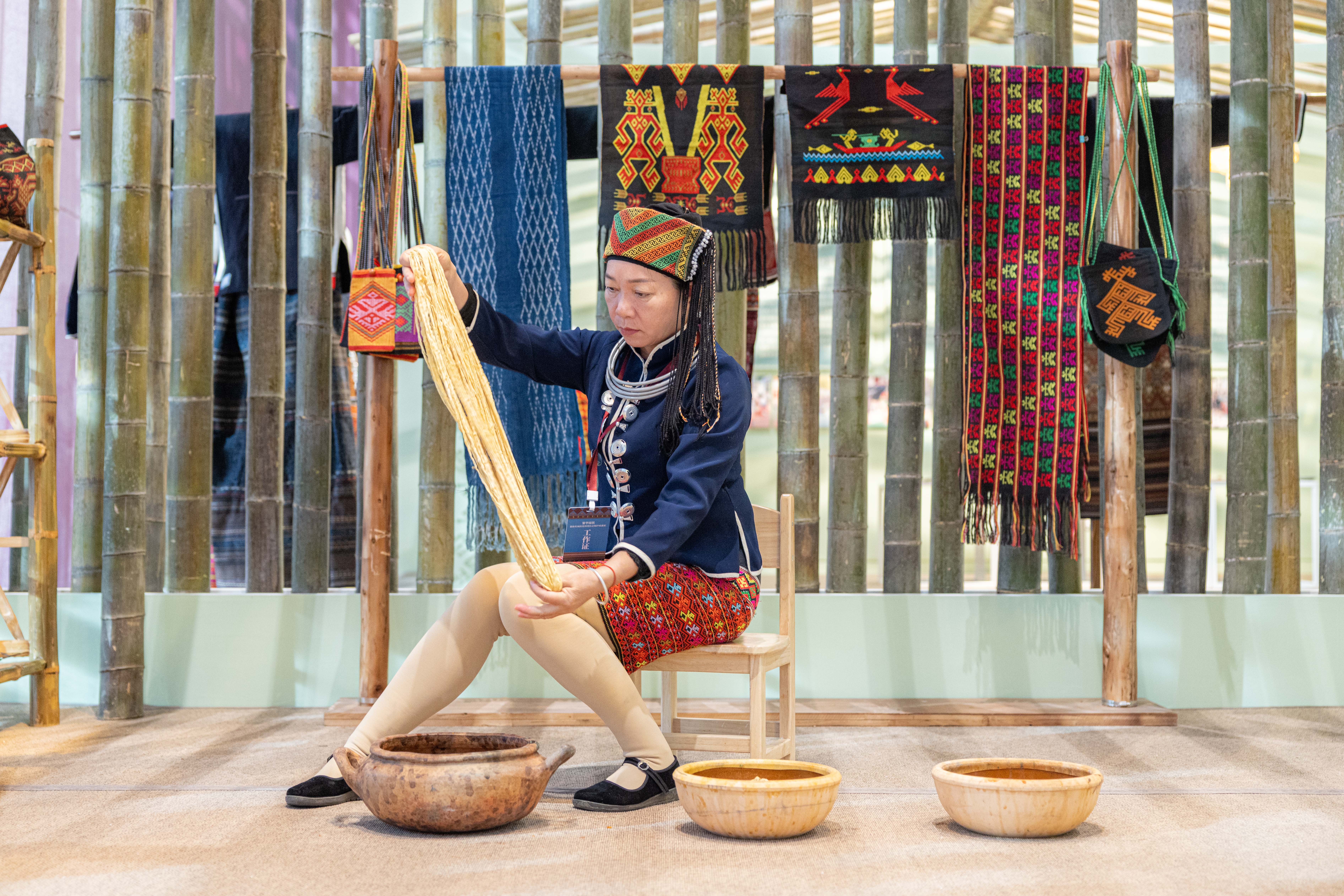 
中国医学科学院肿瘤医院黄牛代挂号电话票贩子号贩子网上预约挂号,住院检查加快,文化中国行丨“转名录”后“首秀”！黎族传统纺染织绣技艺保护成就展在北京开展