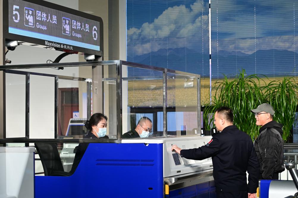 
沈阳医大一院黄牛代挂号电话票贩子号贩子网上预约挂号,住院检查加快,新疆塔城巴克图口岸全面恢复客运通行