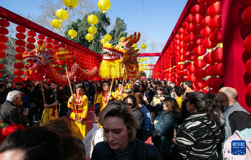 
北京大学口腔医院李广生黄牛挂号电话13241153586中国年味洋溢罗马