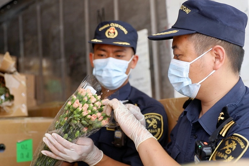 
北京大学第一医院张月华黄牛挂号电话13241153586新春走基层 | 出口订单忙不停 海关全力保放行