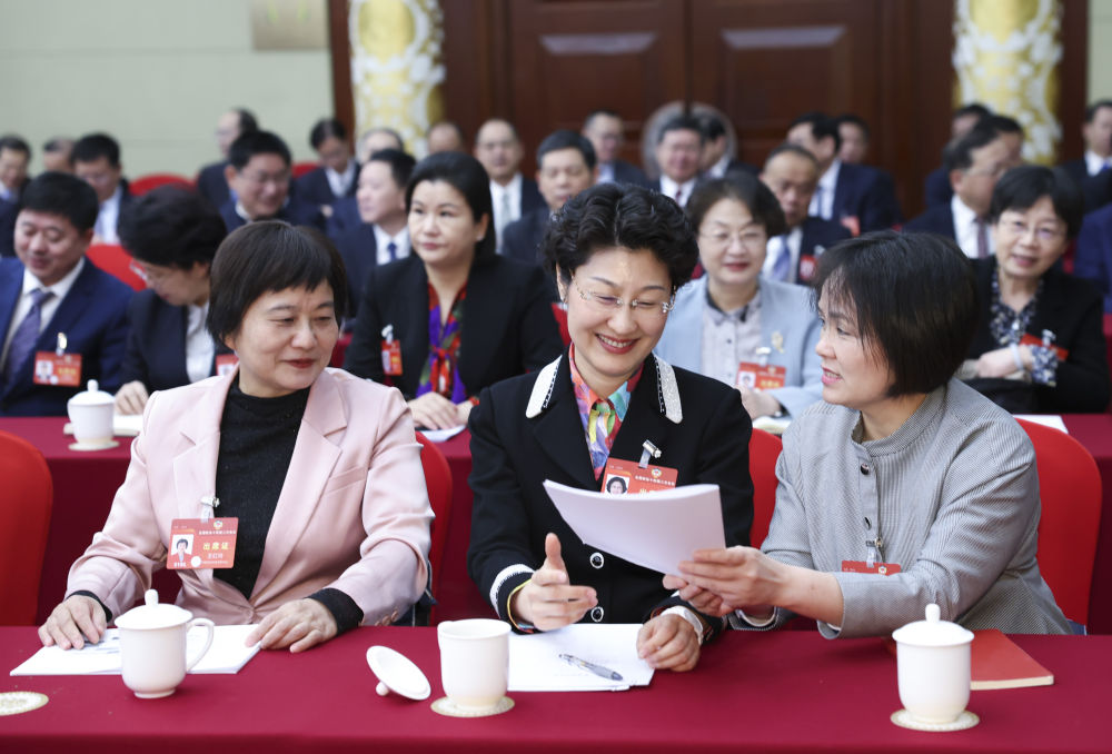
北京各大医院黄牛代挂号电话票贩子号贩子网上预约挂号,住院检查加快,两会镜距离 | 她们的风采