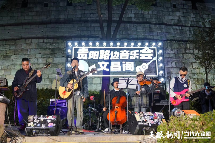 
山东大学齐鲁医院黄牛代挂号电话票贩子号贩子网上预约挂号,住院检查加快,文化中国行｜街头巷尾龙门阵② 在路边，没有边