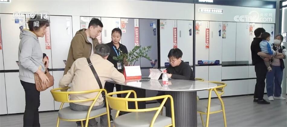 
北大医院黄牛代挂号电话票贩子号贩子网上预约挂号,住院检查加快,“五一”假期促消费活动增添“新花样” 多领域消费潜力明显释放