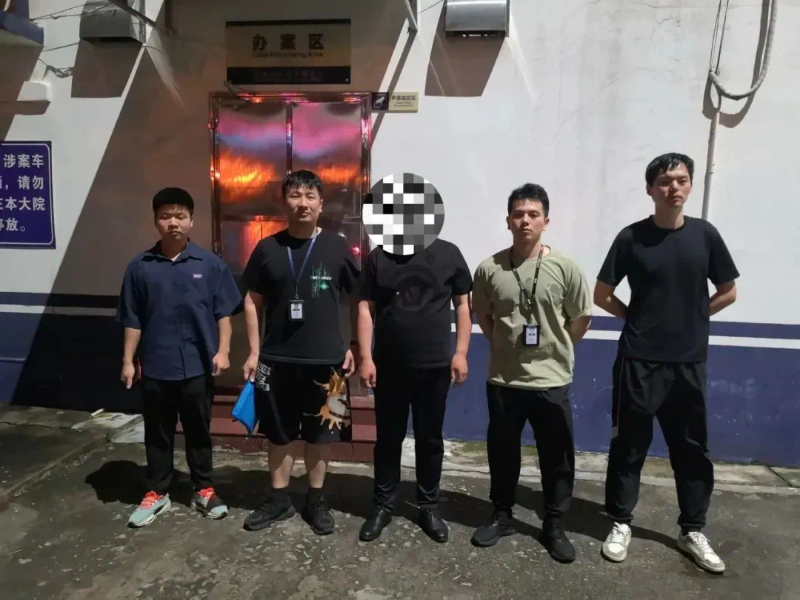 
长沙各大医院黄牛代挂号电话票贩子号贩子网上预约挂号,住院检查加快,高铁上，这一队“伪游客”亮了！