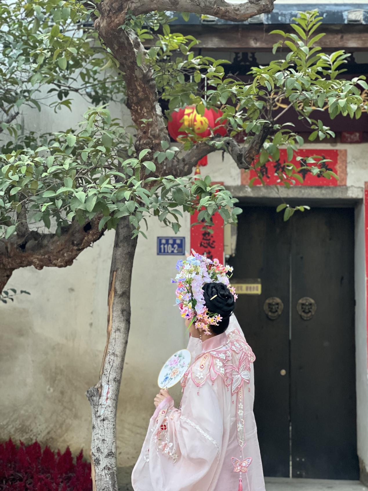
广州各大医院黄牛代挂号电话票贩子号贩子网上预约挂号,住院检查加快,“假日经济”新热潮：绿水青山、小城故事消费旺