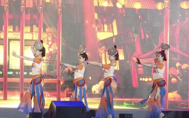 
广州口腔医院黄牛代挂号电话票贩子号贩子网上预约挂号,住院检查加快,“五一”消费观察：人流涌动背后的市场活力