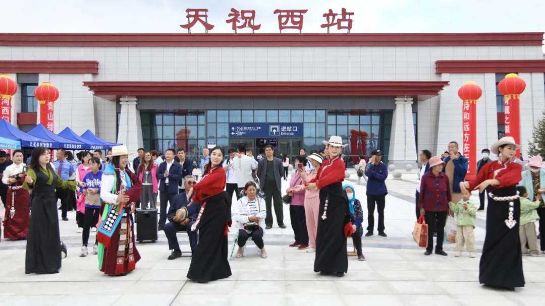
北京同仁医院黄牛代挂号电话票贩子号贩子网上预约挂号,住院检查加快,今日开通！网友赞叹：家乡通高铁啦！