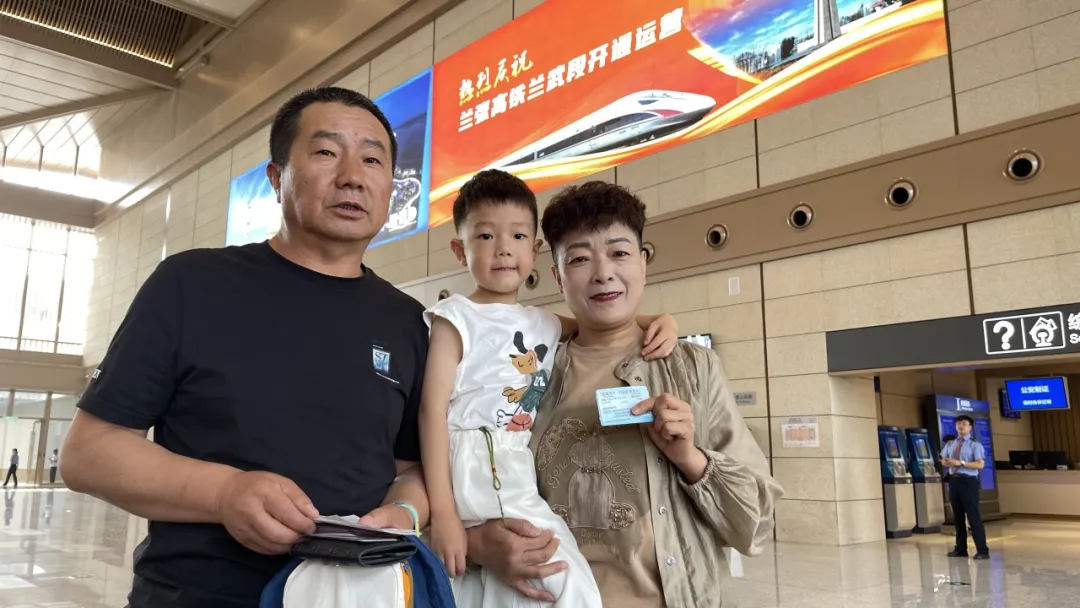 
北京同仁医院黄牛代挂号电话票贩子号贩子网上预约挂号,住院检查加快,今日开通！网友赞叹：家乡通高铁啦！