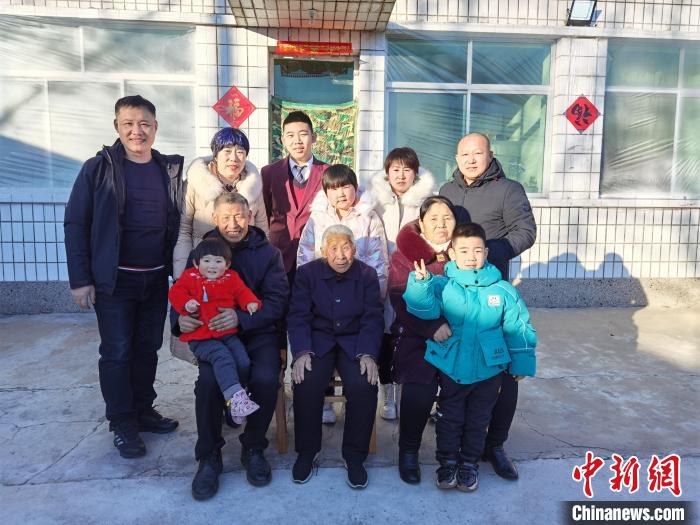 
江苏省中医院黄牛代挂号电话票贩子号贩子网上预约挂号,住院检查加快,（铸牢共同体 中华一家亲）赤峰马鞍山下，张国利的多民族家庭幸福生活