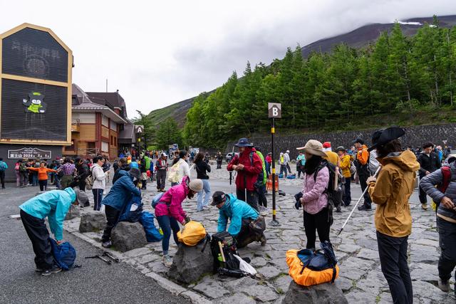 
302医院黄牛号贩子票贩子代网上预约代挂号电话日本富士山静冈县一侧5天内4游客死亡