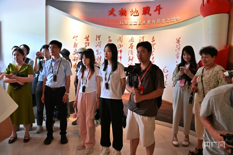 
上海胸科医院黄牛代挂号电话票贩子号贩子网上预约挂号,住院检查加快,长征路上学党史｜八旬红色讲解员的坚守和传承