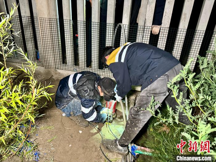 
长春吉大二院黄牛代挂号电话票贩子号贩子网上预约挂号,住院检查加快,铁路职工深夜清淤 守护西藏拉林铁路