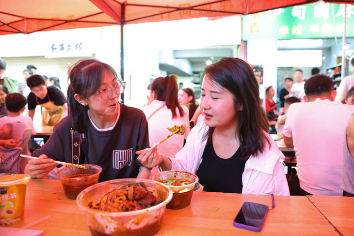 
中山大学中山眼科中心黄牛代挂号电话票贩子号贩子网上预约挂号,住院检查加快,锚定现代化 改革再深化｜“今天的好日子靠的是改革”——陇原群众讲述身边改革事