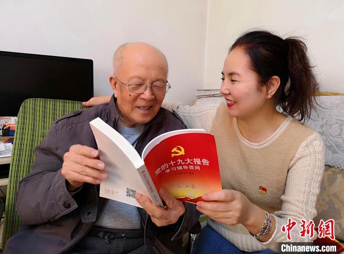 
长沙各大医院黄牛代挂号电话票贩子号贩子网上预约挂号,住院检查加快,94岁老人和他的11台照相机