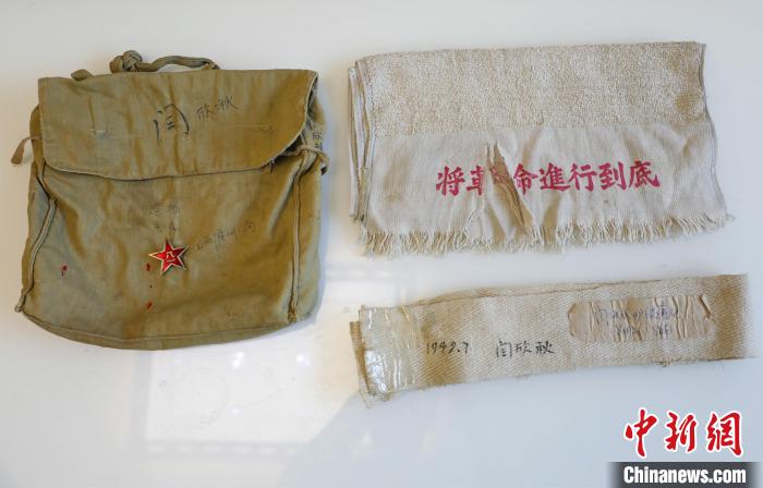 
长沙各大医院黄牛代挂号电话票贩子号贩子网上预约挂号,住院检查加快,94岁老人和他的11台照相机