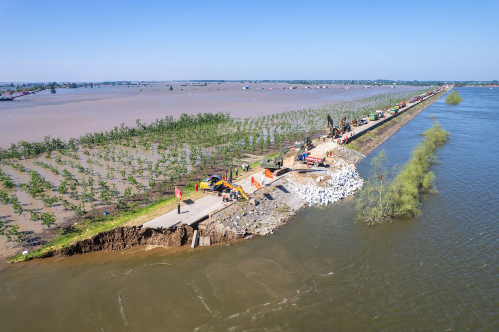 
西安市儿童医院黄牛代挂号电话票贩子号贩子网上预约挂号,住院检查加快,聚焦防汛抗洪丨湖南岳阳市华容县团洲垸洞庭湖一线堤防决口现场抢险进行时