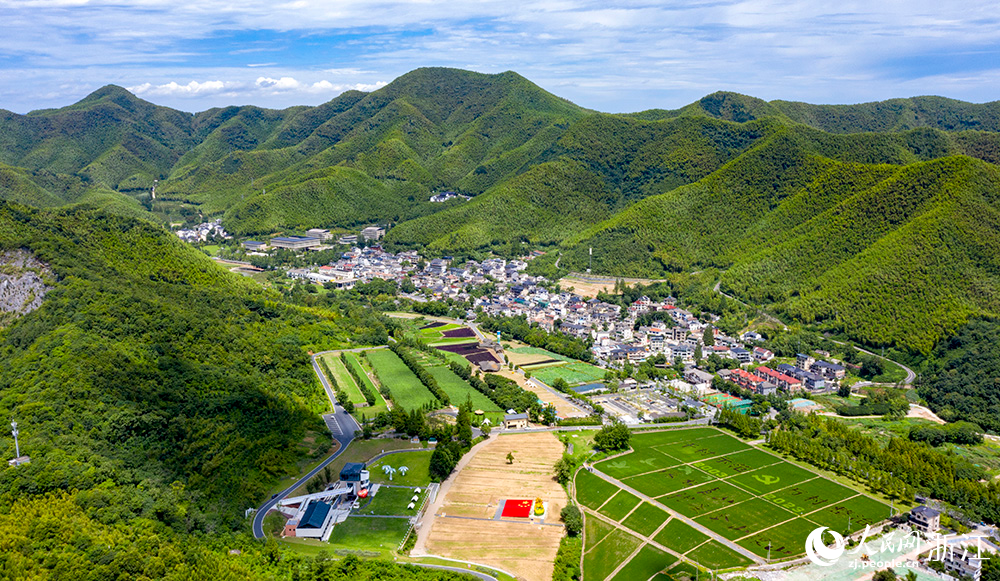 
长沙湘雅医院黄牛代挂号电话票贩子号贩子网上预约挂号,住院检查加快,改革为人民丨执此“青绿” 余村转型记