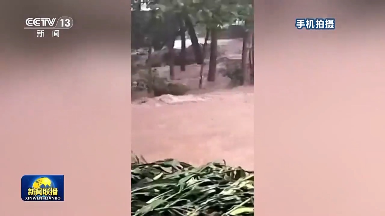 
南京金陵医院黄牛代挂号电话票贩子号贩子网上预约挂号,住院检查加快,党旗在基层一线高高飘扬丨没有丝毫犹豫 他用尽最后的力气救回了三个孩子