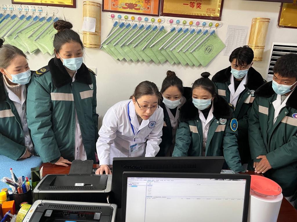 
杭州市儿童医院黄牛代挂号电话票贩子号贩子网上预约挂号,住院检查加快,医疗援藏让藏北牧民看病更便捷