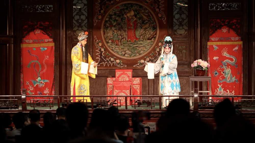 
南京眼科医院黄牛代挂号电话票贩子号贩子网上预约挂号,住院检查加快,中国Vlog｜古戏楼邂逅国粹 好戏连台