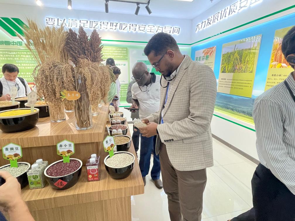 
北京广安门中医院黄牛代挂号电话票贩子号贩子网上预约挂号,住院检查加快,特稿｜“这是我想要记住的地方”——发展中国家议员在华感受中国文化传承与现代发展