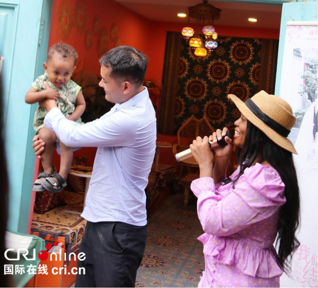 
北京积水潭医院黄牛代挂号电话票贩子号贩子网上预约挂号,住院检查加快,追风逐日看新疆|中坦夫妇迪力夏提和海迪雅：在喀什卖咖啡很幸福