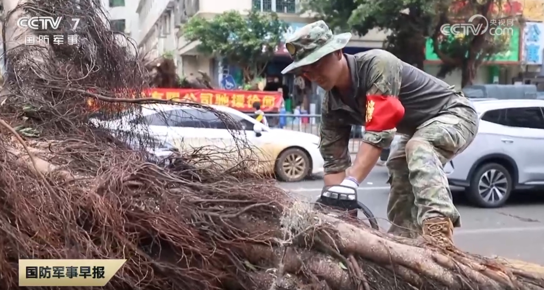 
广州中山眼科医院黄牛代挂号电话票贩子号贩子网上预约挂号,住院检查加快,救援官兵全力投入台风“摩羯”灾后重建 尽快恢复生产生活秩序