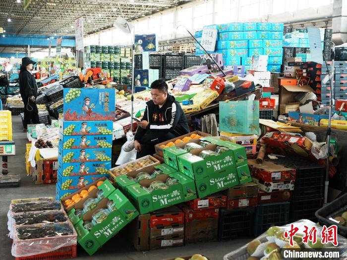 
北京阜外医院黄牛代挂号电话票贩子号贩子网上预约挂号,住院检查加快,（铸牢共同体 中华一家亲）九鼎市场：各族商户携手铸就的新疆“菜篮子”