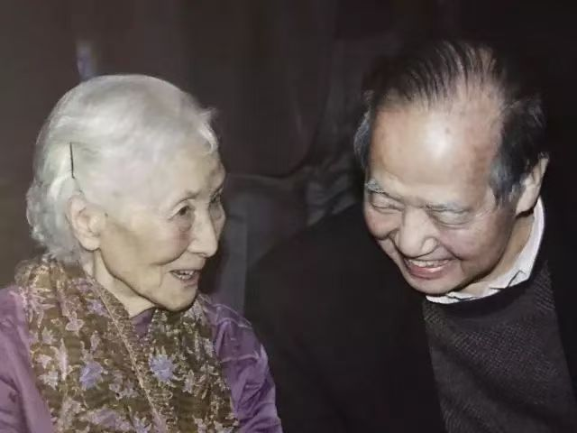 
北医六院黄牛代挂号电话票贩子号贩子网上预约挂号,住院检查加快,最新 | 一张被剪掉的全家福，为什么看哭了所有人？