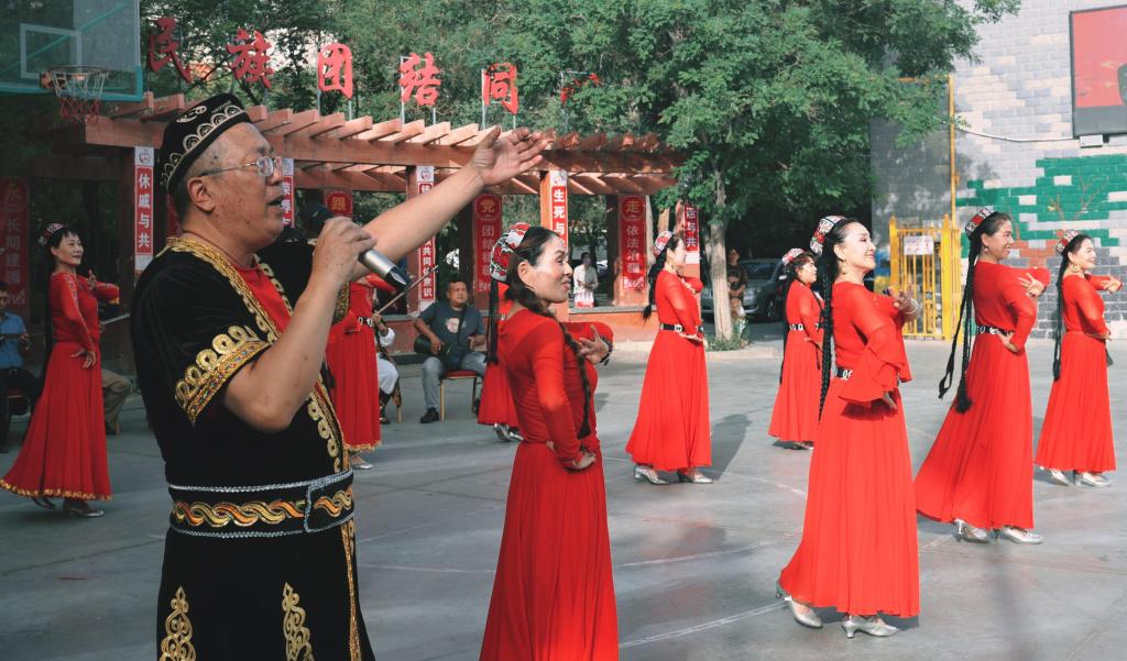 
回龙观医院黄牛代挂号电话票贩子号贩子网上预约挂号,住院检查加快,铸牢共同体 中华一家亲丨以“团结”为名——新疆库尔勒多民族聚居社区侧记