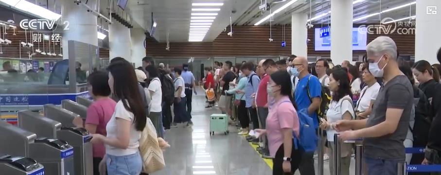
上海第九人民医院黄牛代挂号电话票贩子号贩子网上预约挂号,住院检查加快,客流量明显增长！各地多举措应对国庆假期出行高峰 护航旅客一路畅行