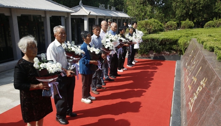 
西安西京医院黄牛代挂号电话票贩子号贩子网上预约挂号,住院检查加快,【央广时评·清澈的爱】从致敬和缅怀英烈中汲取奋进力量