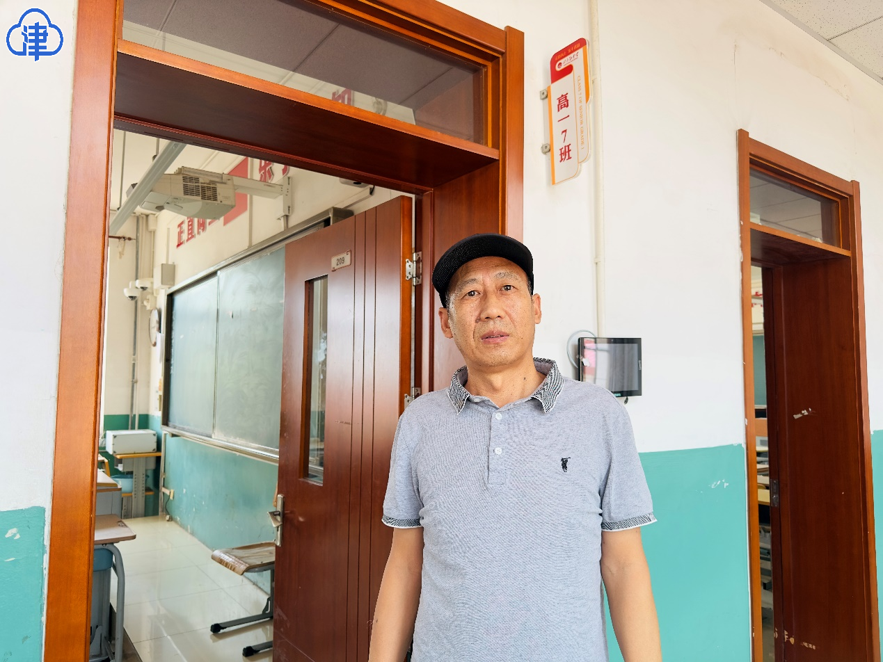
广州中山眼科医院黄牛代挂号电话票贩子号贩子网上预约挂号,住院检查加快,【教师节40周年特稿】躬耕教坛四十载，他们与教师节“一起出发”