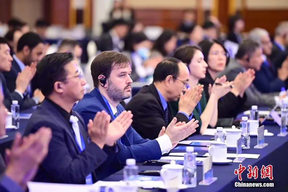 
江苏省肿瘤医院黄牛代挂号电话票贩子号贩子网上预约挂号,住院检查加快,东西问丨琼斯·库珀：全球人权治理的挑战与解决之道