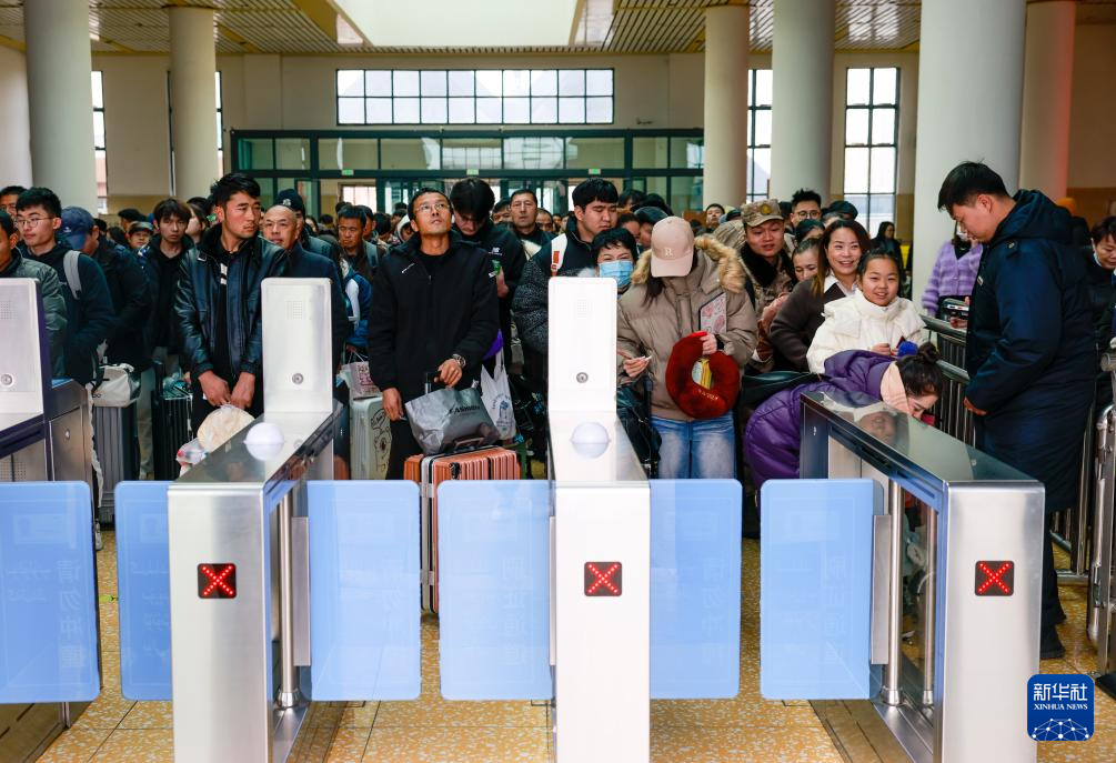 沈阳医大二院黄牛代挂号电话票贩子号贩子网上预约挂号,住院检查加快,南疆“慢火车”载“候鸟”回家