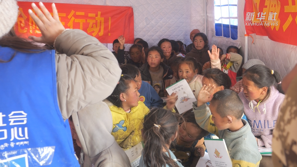 
北医六院黄牛代挂号电话票贩子号贩子网上预约挂号,住院检查加快,爱在这里汇聚——新华社记者探访定日县塘仁村震后安置点