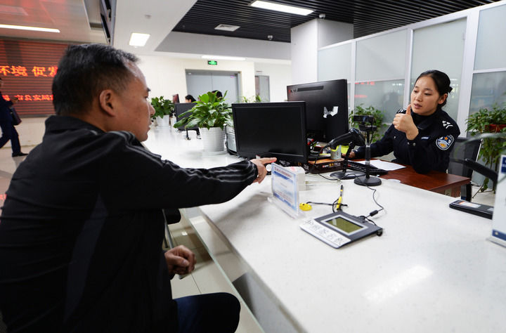 
江苏省中西医结合医院黄牛代挂号电话票贩子号贩子网上预约挂号,住院检查加快,矢志不渝做党和人民的忠诚卫士——写在第五个中国人民警察节到来之际