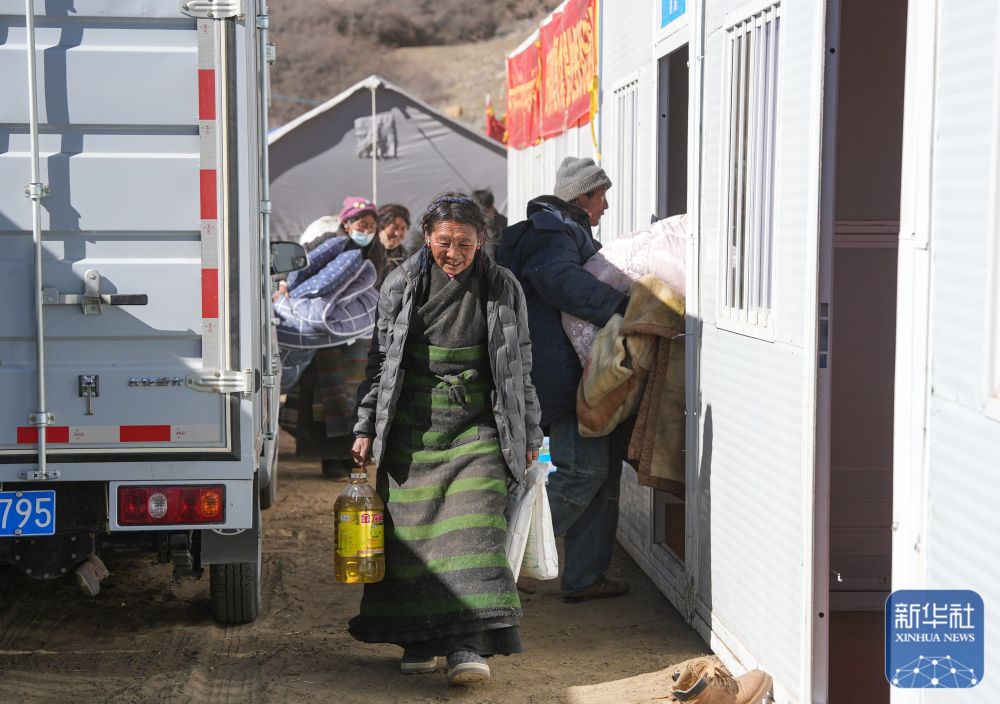 
上海各大医院黄牛代挂号电话票贩子号贩子网上预约挂号,住院检查加快,定日县6.8级地震 | 首批受灾群众搬入板房