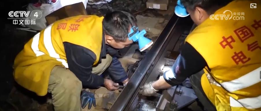 
上海各大医院黄牛代挂号电话票贩子号贩子网上预约挂号,住院检查加快,春运保障再升级，这些新举措助你顺利到家！