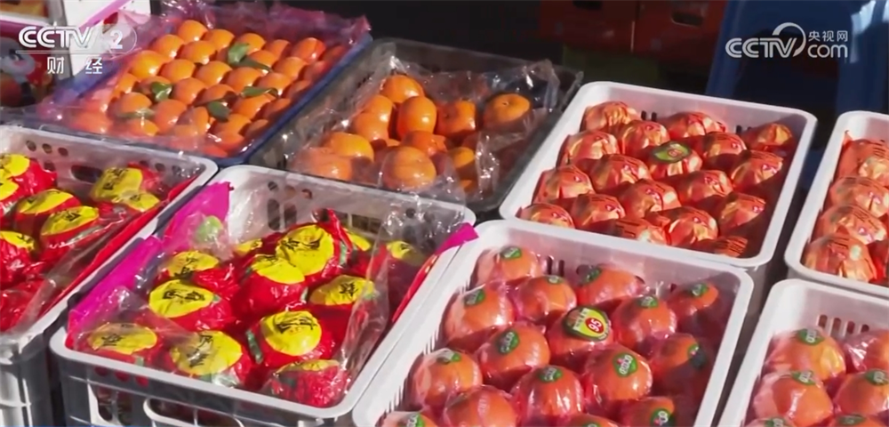 
南京各大医院黄牛代挂号电话票贩子号贩子网上预约挂号,住院检查加快,各地市场产销两旺腾起浓浓“烟火气” “年货经济”释放强大消费潜力