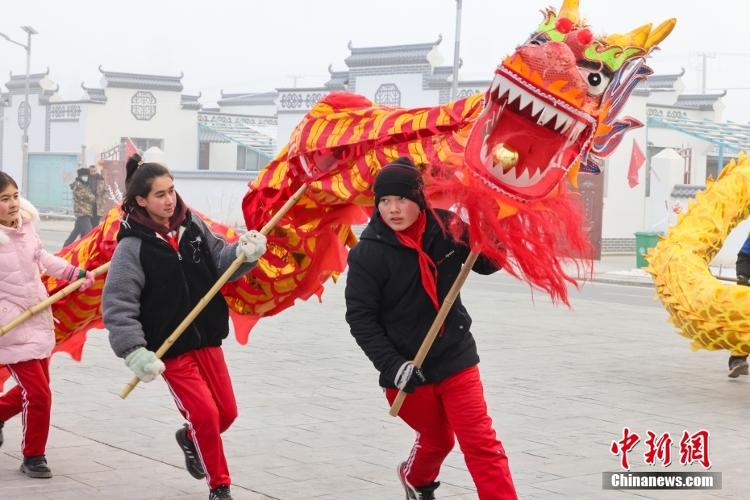 
北京协和医院黄牛代挂号电话票贩子号贩子网上预约挂号,住院检查加快,（新春走基层）新疆乌什有一个“幸福村”