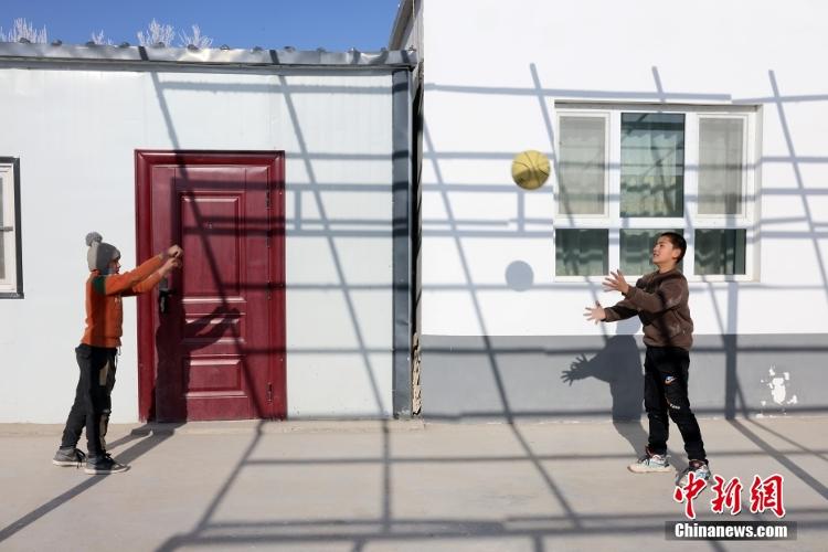 
北京协和医院黄牛代挂号电话票贩子号贩子网上预约挂号,住院检查加快,（新春走基层）新疆乌什有一个“幸福村”