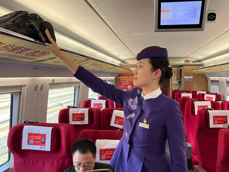 
二龙路肛肠医院黄牛代挂号电话票贩子号贩子网上预约挂号,住院检查加快,“小鬼”当家：00后乘务组的第一个春运