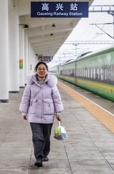 
上海各大医院黄牛代挂号电话票贩子号贩子网上预约挂号,住院检查加快,“前方到站：高兴站！”首趟务工返乡专列已抵达“快乐星球本部”