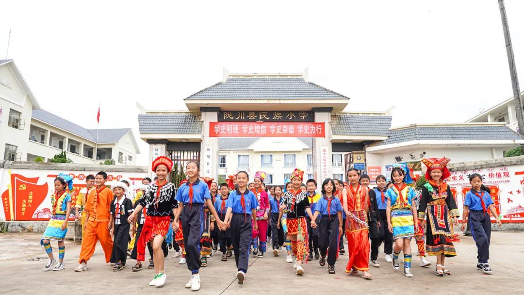 
中山大学附属口腔医院黄牛号贩子票贩子代网上预约代挂号电话观云台 | 民族团结进步之花越开越绚烂——聚焦“三个定位”系列之一