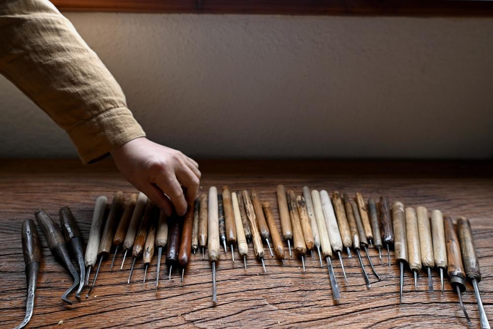 
南京中科研究所黄牛代挂号电话票贩子号贩子网上预约挂号,住院检查加快,文化中国行｜方寸之间刻绘锦绣天地